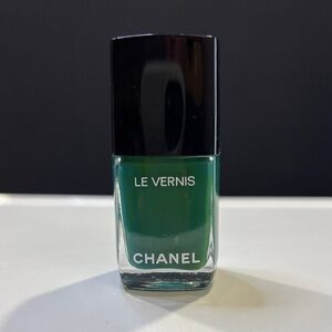 CHANEL Le Vernis Nail Polish
